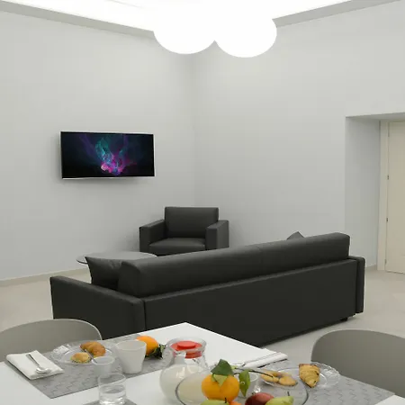 Dioniso's Luxury Municipio Apartment *