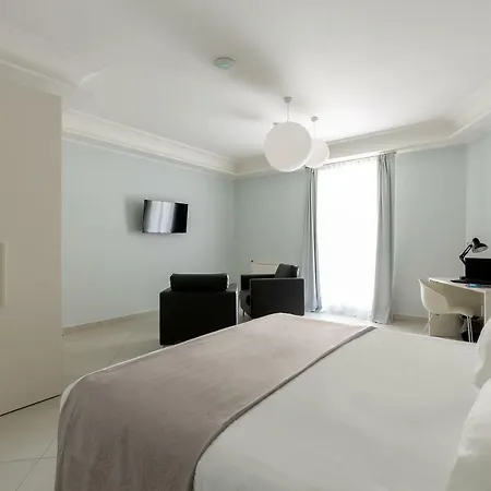 Dioniso's Luxury Municipio Apartment *