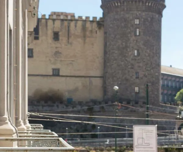 Апартаменты Dioniso's Luxury Municipio Неаполь